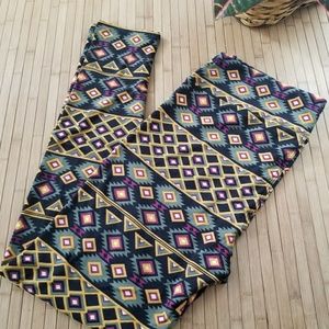 BNWOT Lularoe TC Leggings Mardi Gras Pocahontas